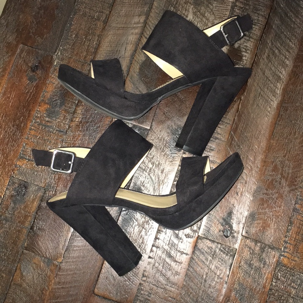 Report Platform Sandal Heels